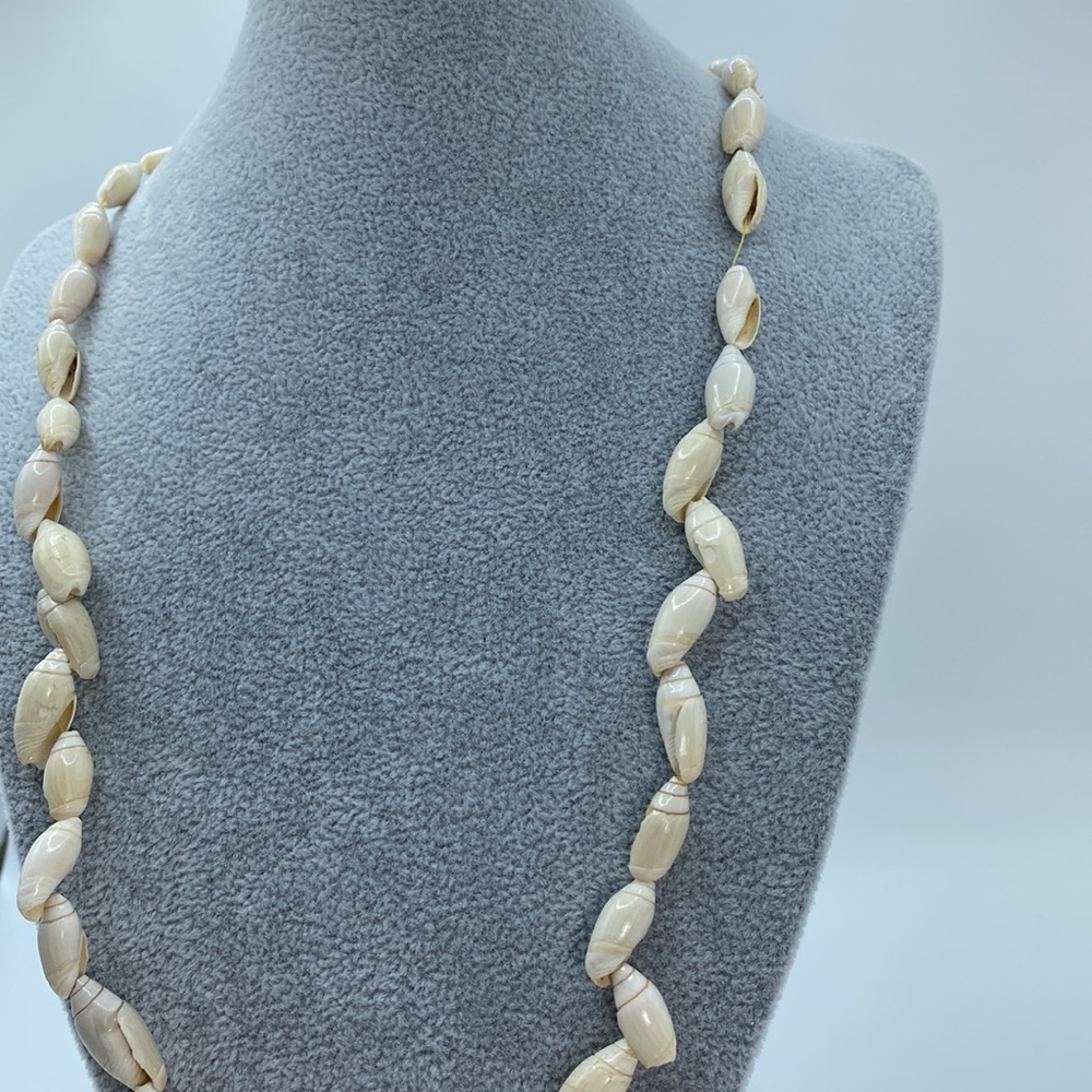 Seashell Necklace - Picture 4 of 7